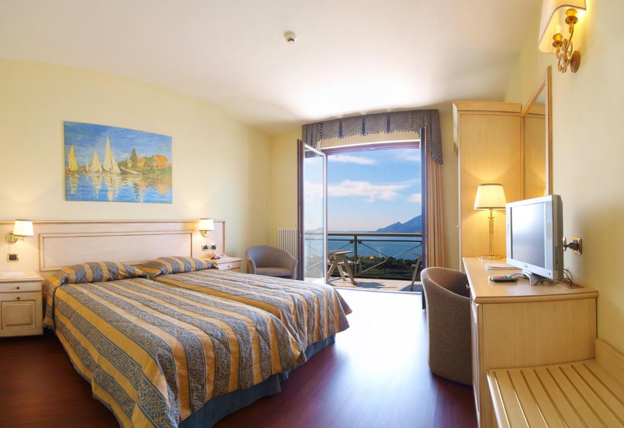 Hotel Bellavista Малчезине Екстериор снимка